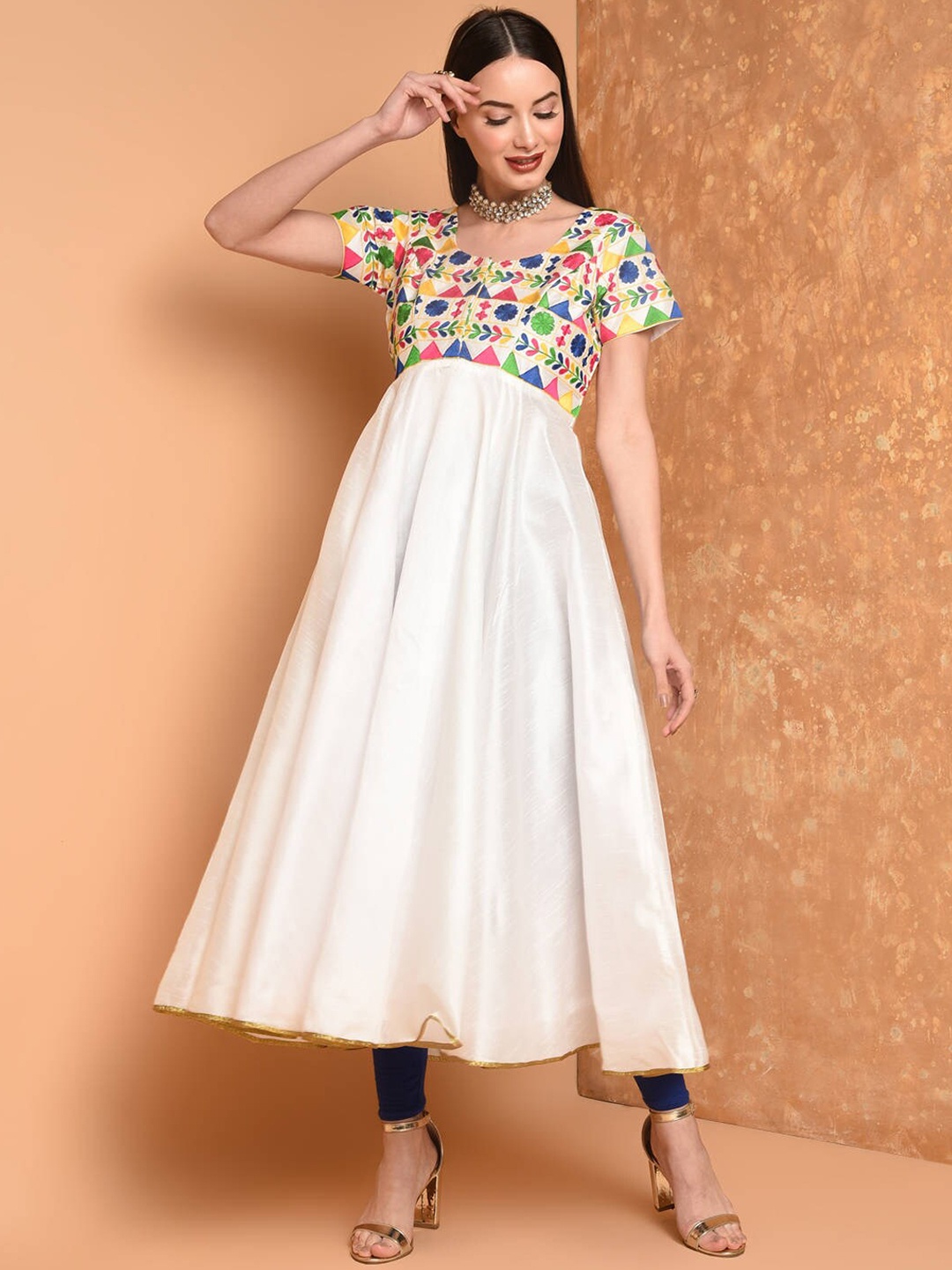 

KAANCHIE Floral Embroidered Thread Work Anarkali Kurta, White