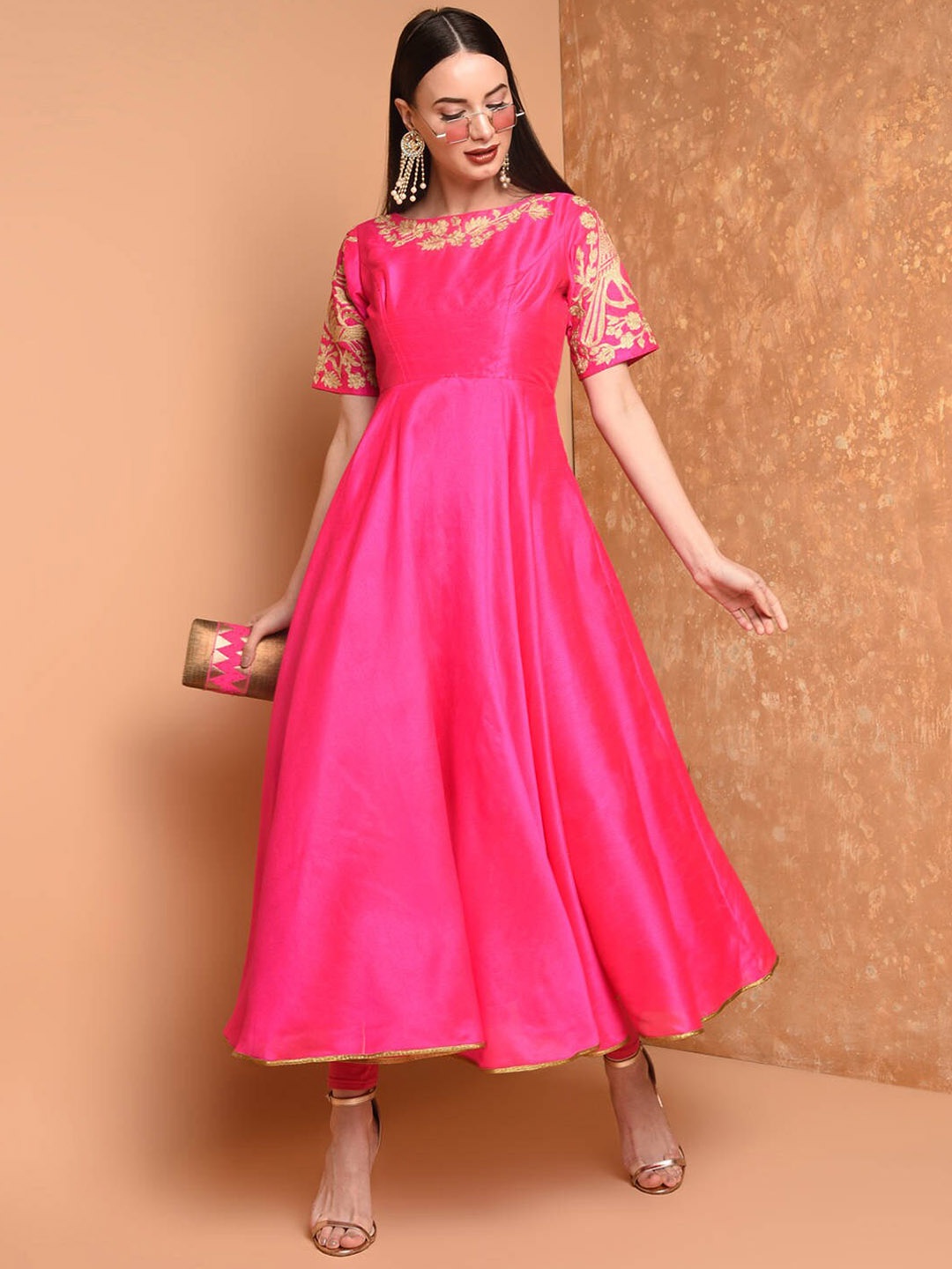 

KAANCHIE NANGGIA Floral Embroidered Zari Anarkali Kurta, Pink