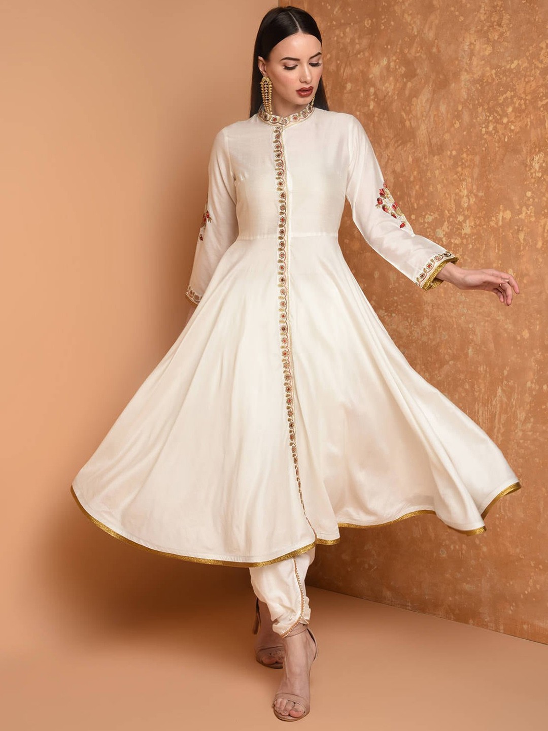 

KAANCHIE NANGGIA Floral Embroidered Band Collar Pure Silk Kurta With Dhoti Pants, White