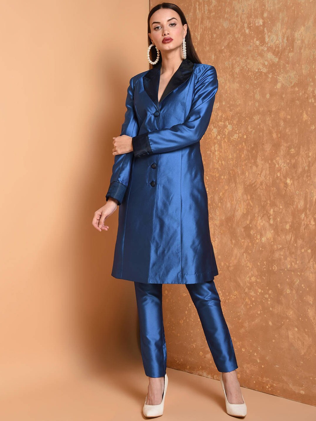 

KAANCHIE NANGGIA Lapel Collar Fusion Pure Silk Kurta with Trousers, Blue