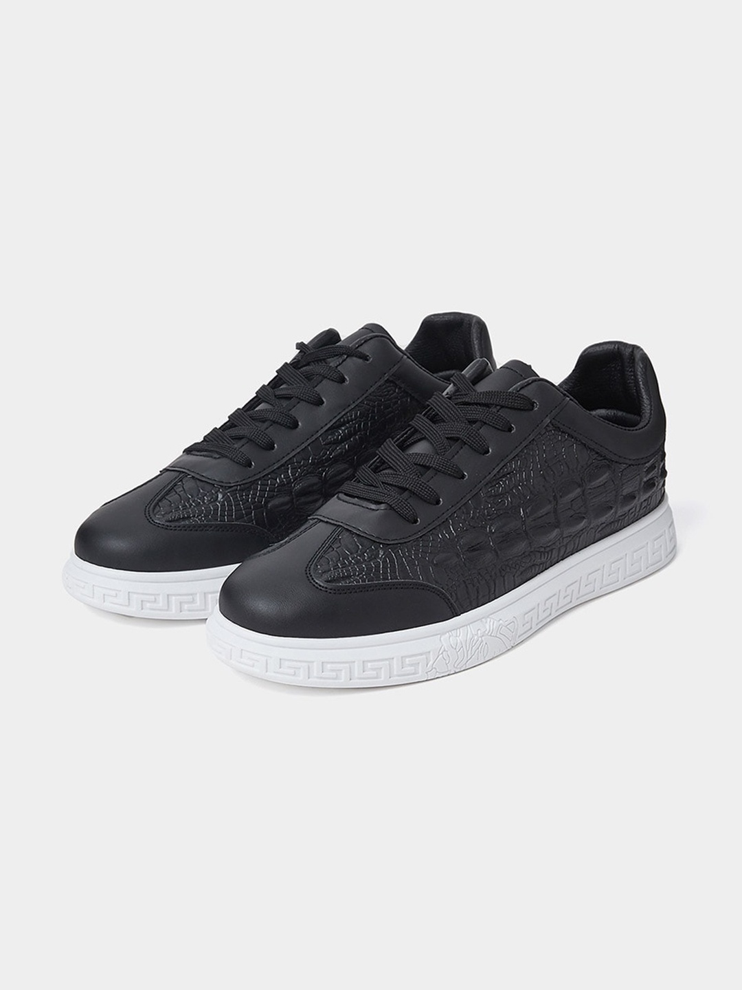 

Styli Men Crocodile Textured Regular Sneakers, Black