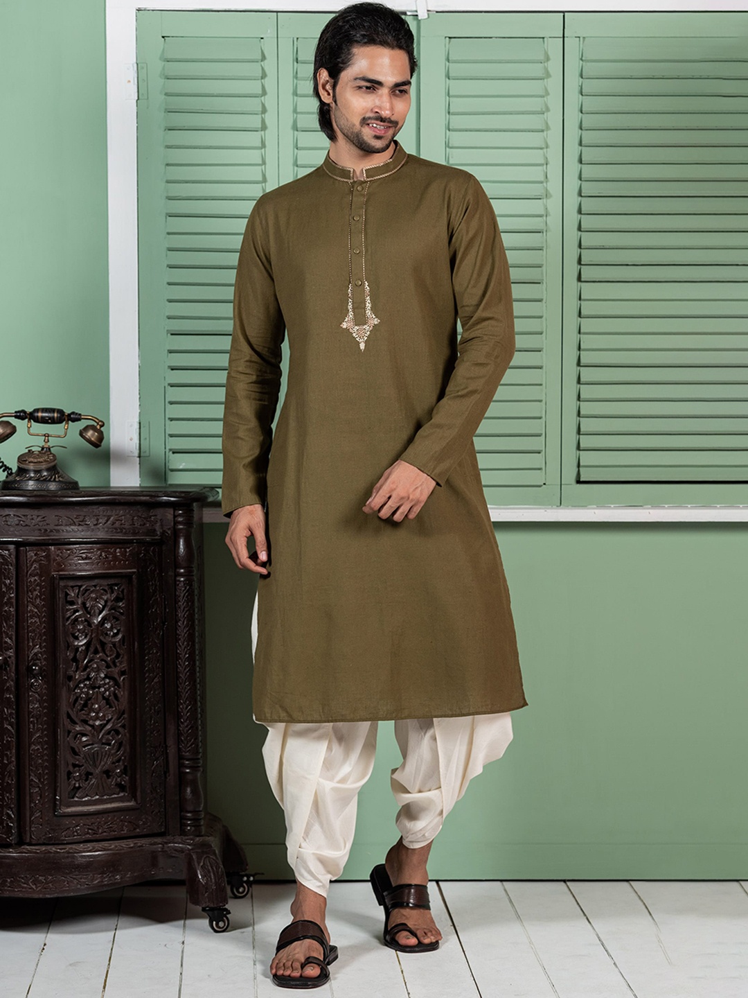 

KISAH Mandarin Collar Cotton Straight Kurta, Olive