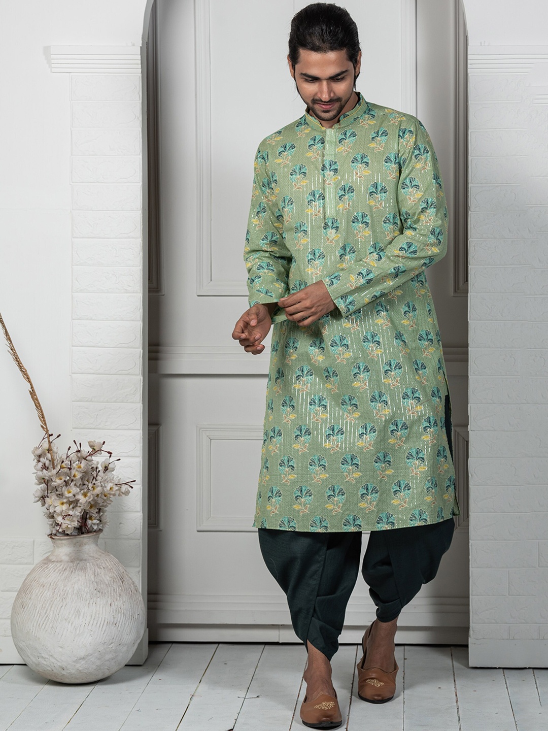 

KISAH Mandarin Collar Floral Printed Straight Kurta, Green
