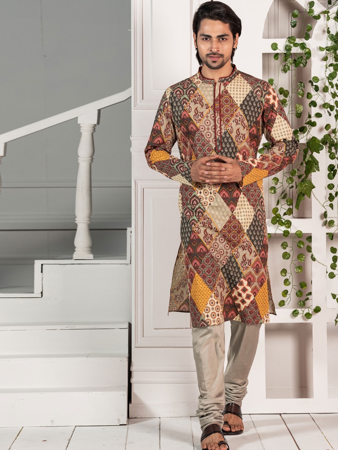 

KISAH Ethnic Motif Printed Mandarin Collar Straight Kurta, Beige