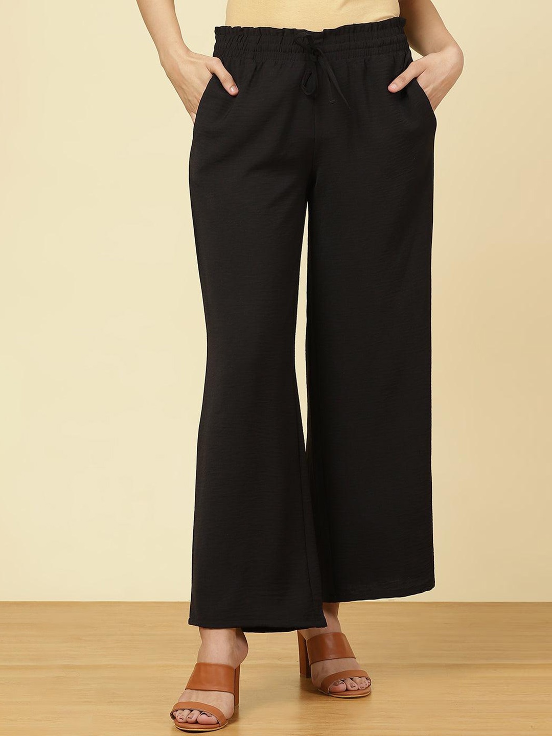

Lakshita Women Relaxed Loose Fit Easy Wash Parallel Trousers, Black