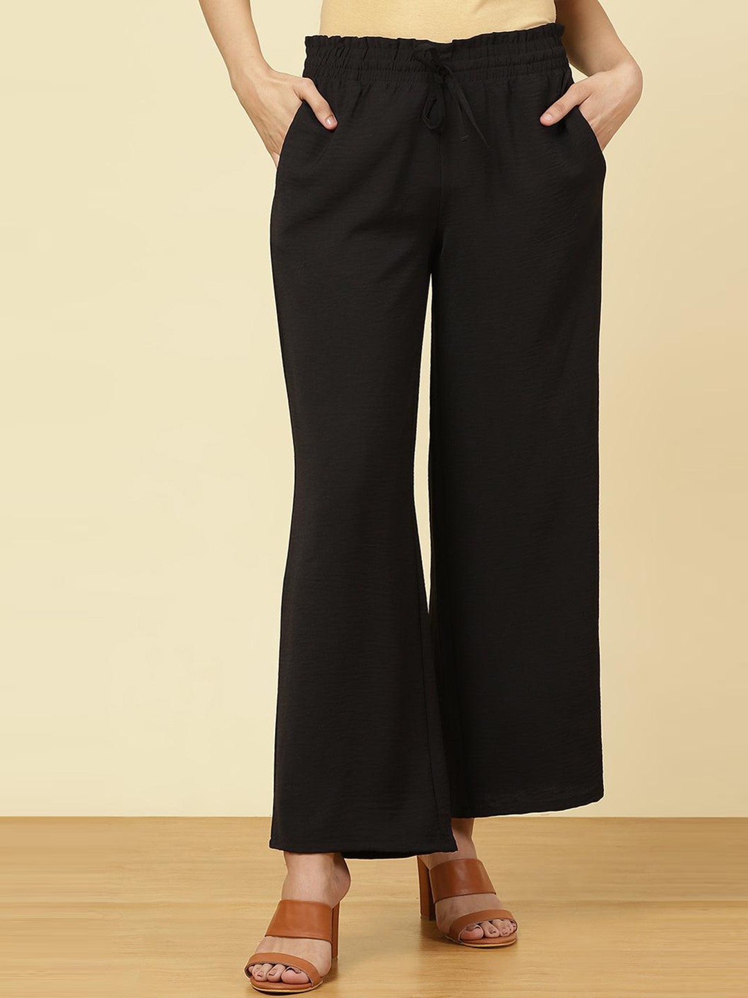 

Lakshita Women Relaxed Loose Fit Easy Wash Parallel Trousers, Black