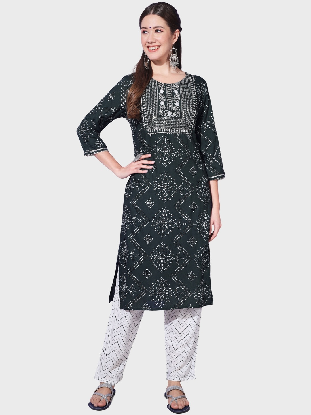 

BUY NEW TREND Bandhani Printed Thread Work Kurta With Palazzos, Green