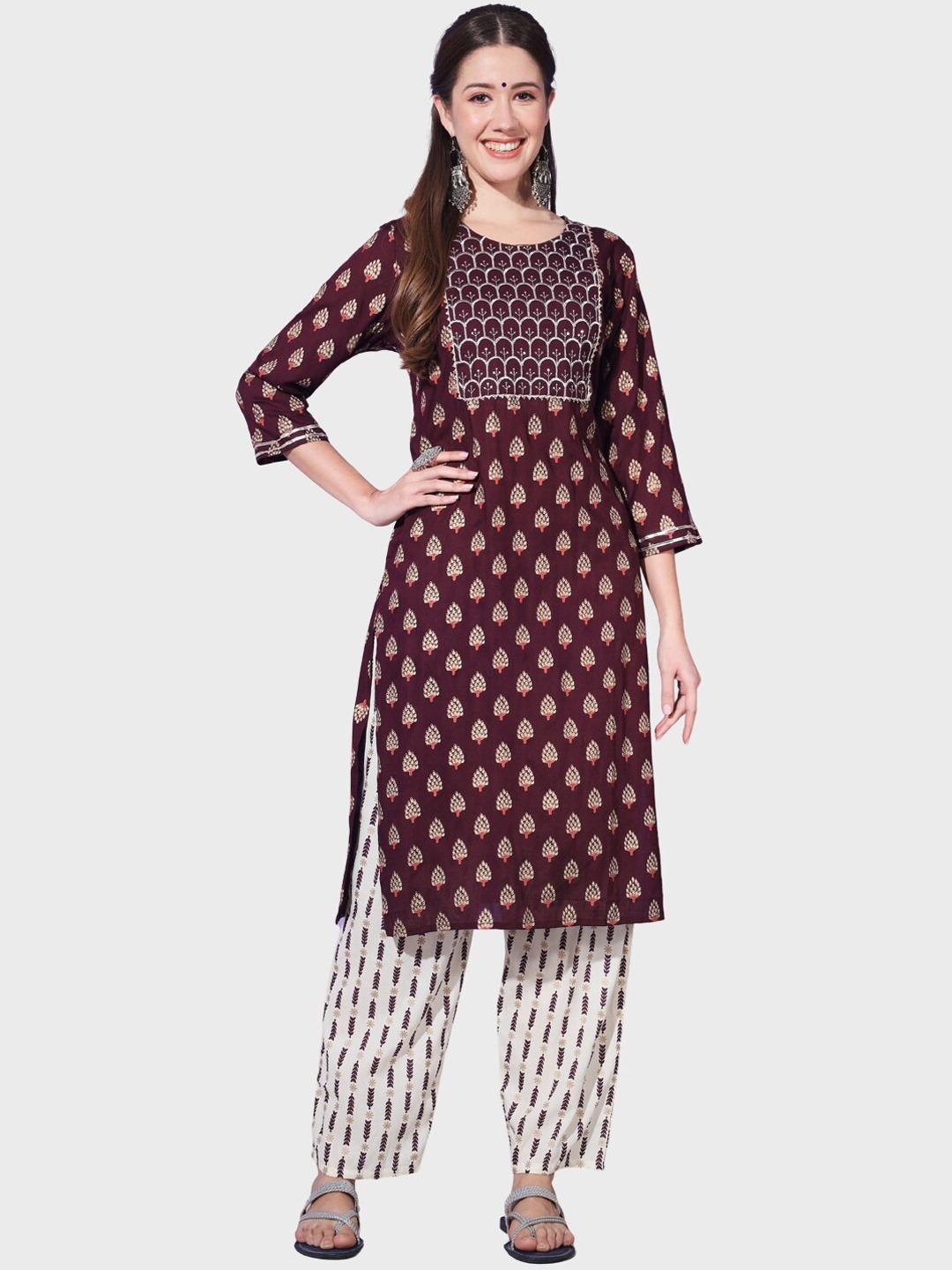 

BUY NEW TREND Floral Printed Thread Work Regular Kurta With Trousers, Maroon