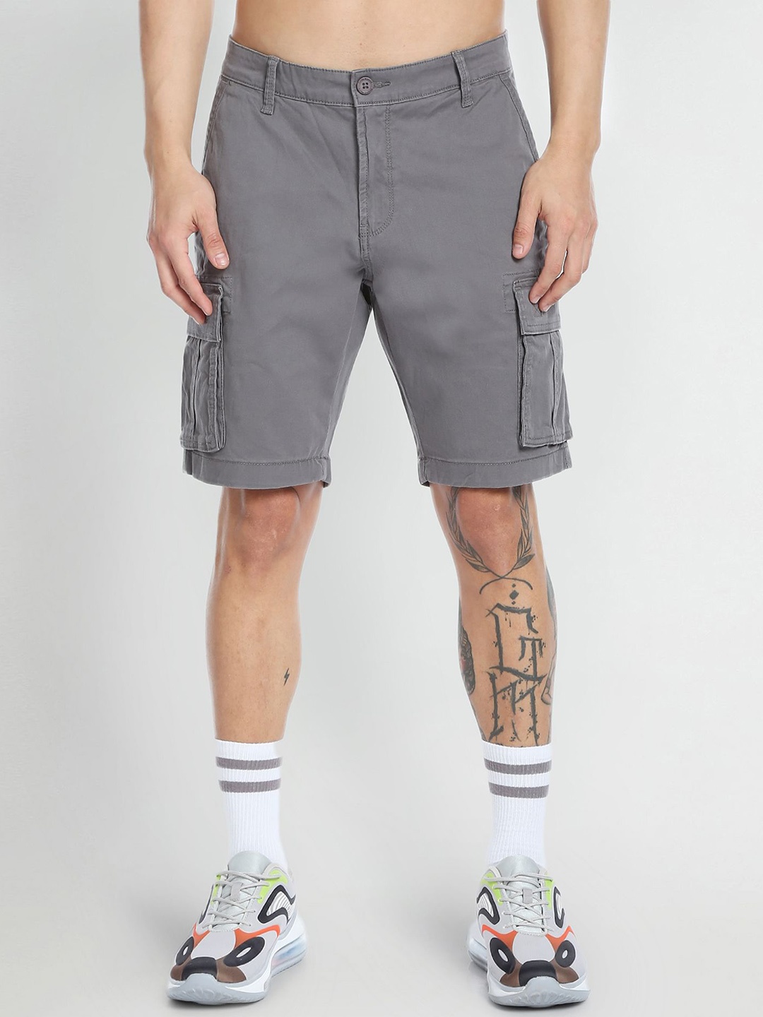 

Flying Machine Men Slim Fit Mid-Rise Cargo Shorts, Grey