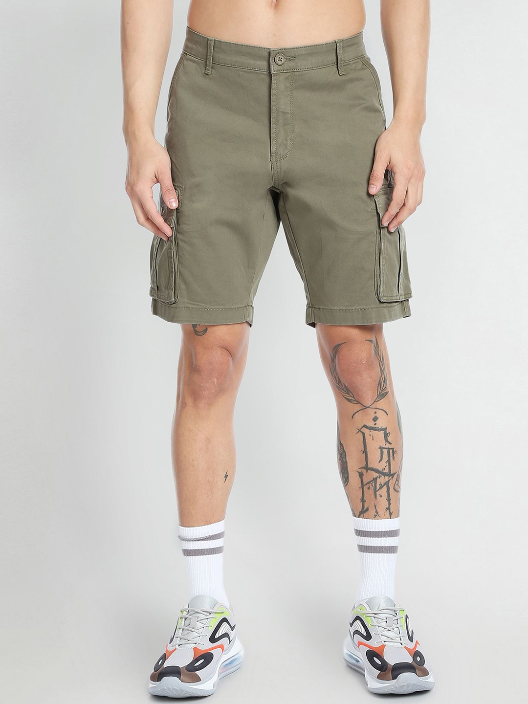 

Flying Machine Men Slim Fit Mid-Rise Cargo Shorts, Olive