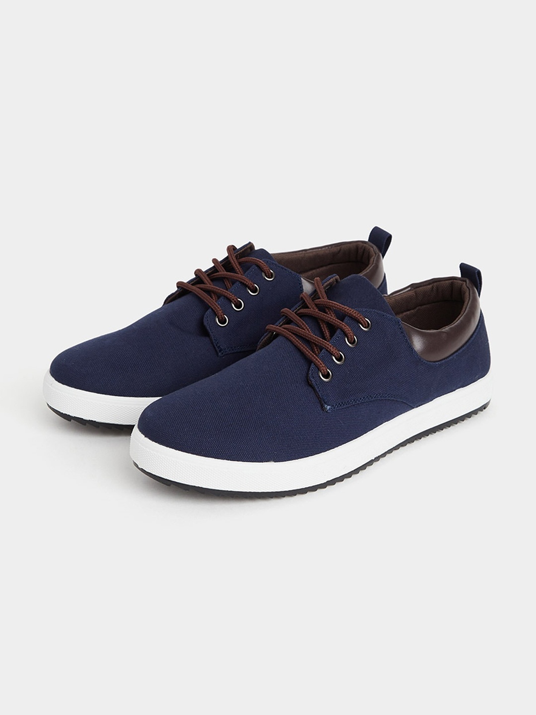 

Styli Men Canvas Contrast Sole Sneakers, Navy blue