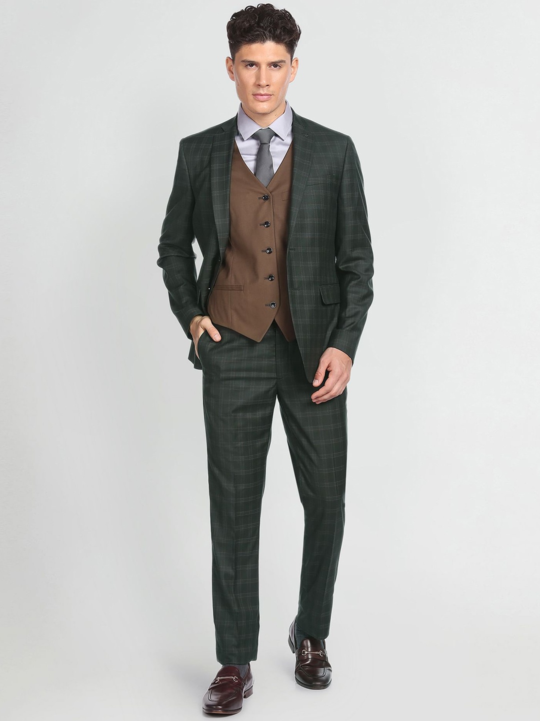 

Arrow 3 Piece Checked Single-Breasted Reversible Waistcoat Formal Suit, Green