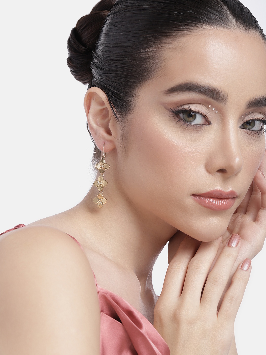 

DressBerry Tiered Floral Drop Earrings, Gold