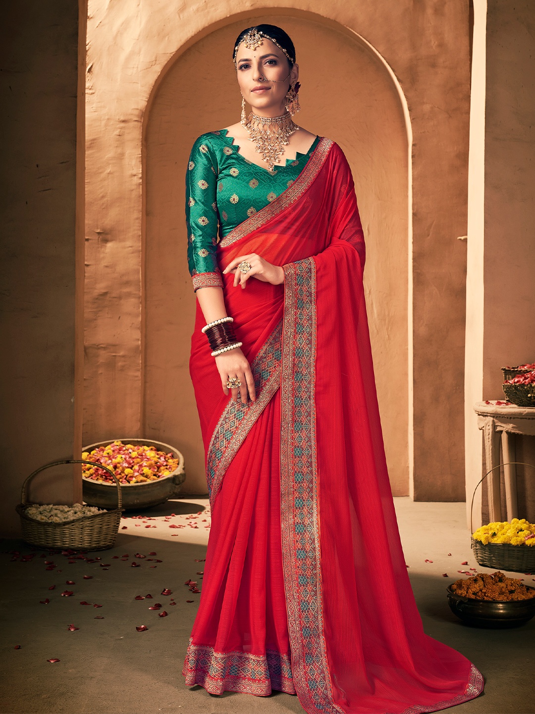 

Mitera Pure Georgette Saree, Red
