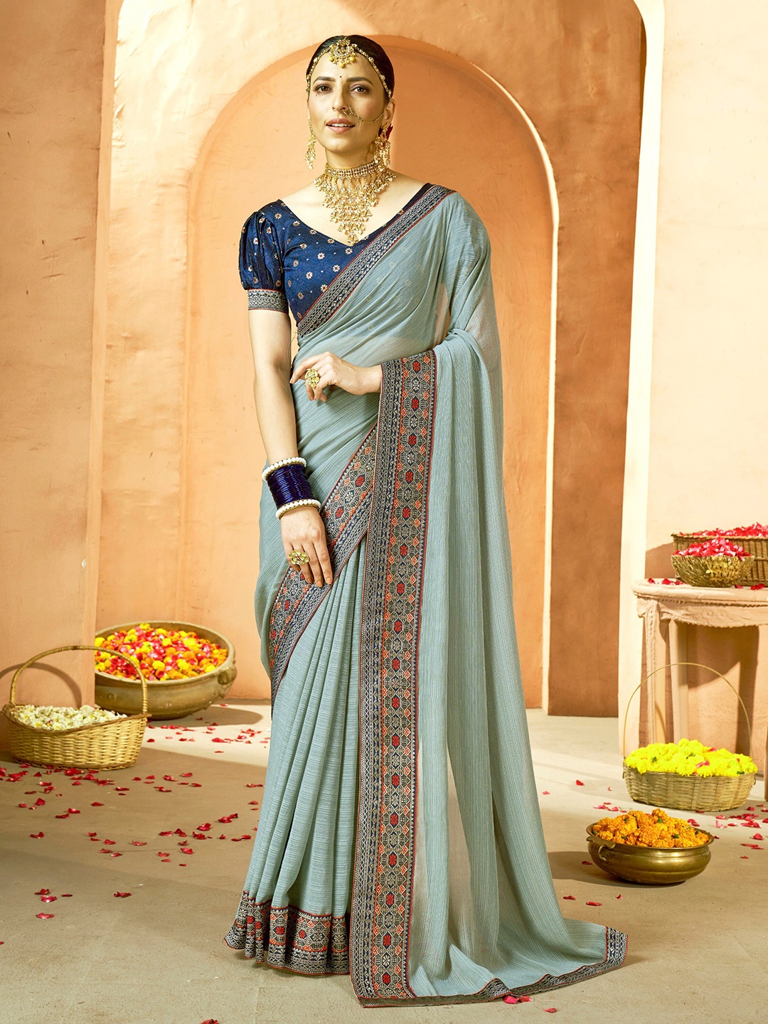 

Mitera Zari Pure Georgette Saree With Blouse Piece, Grey
