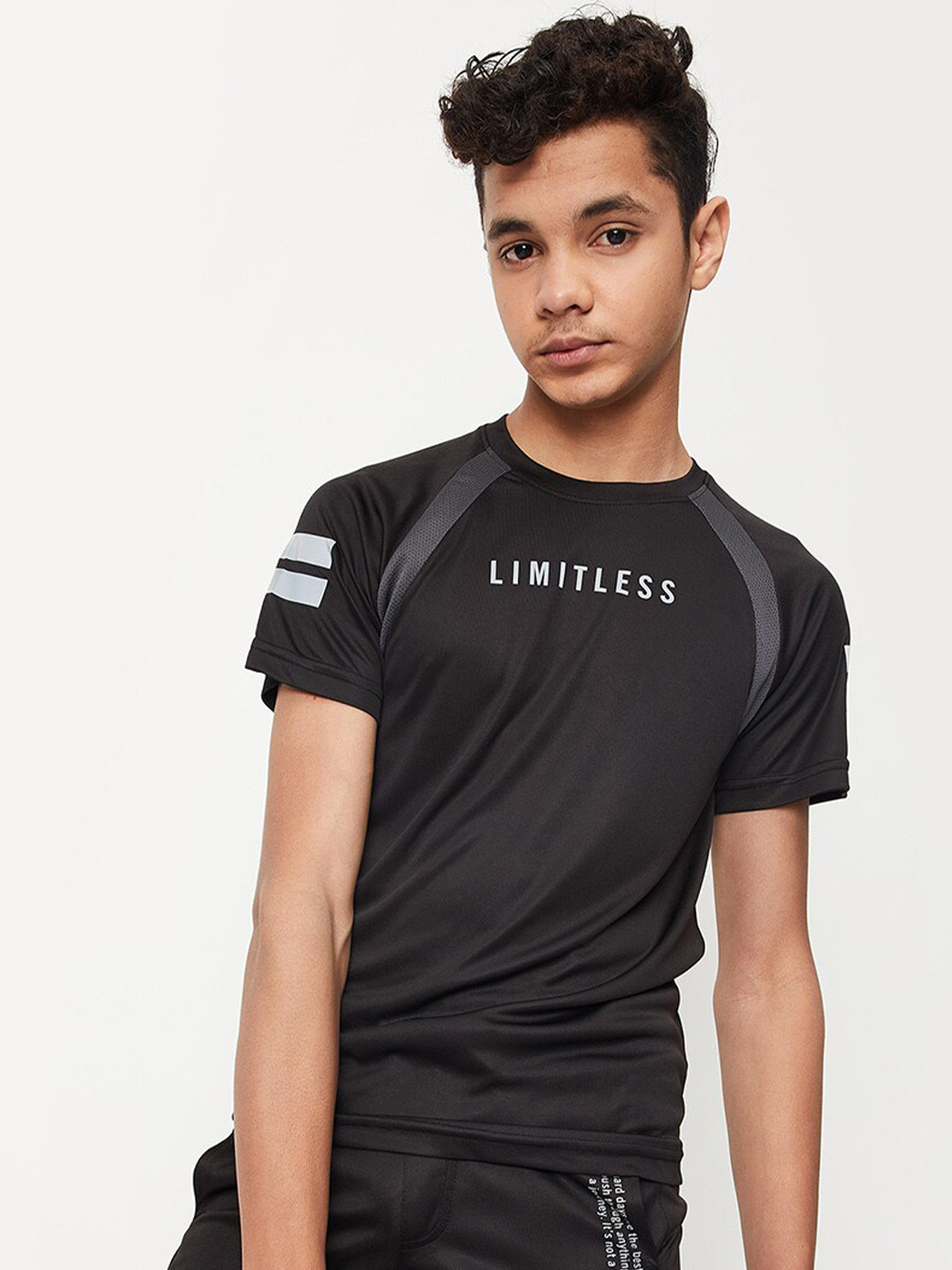 

max Boys Raglan Sleeves Typography Printed T-shirt, Black