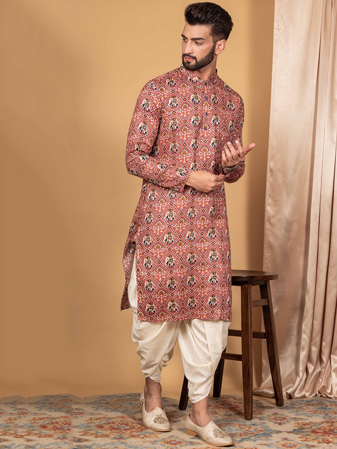 

KISAH Mandarin Collar Ethnic Motifs Printed Straight Kurta, Pink
