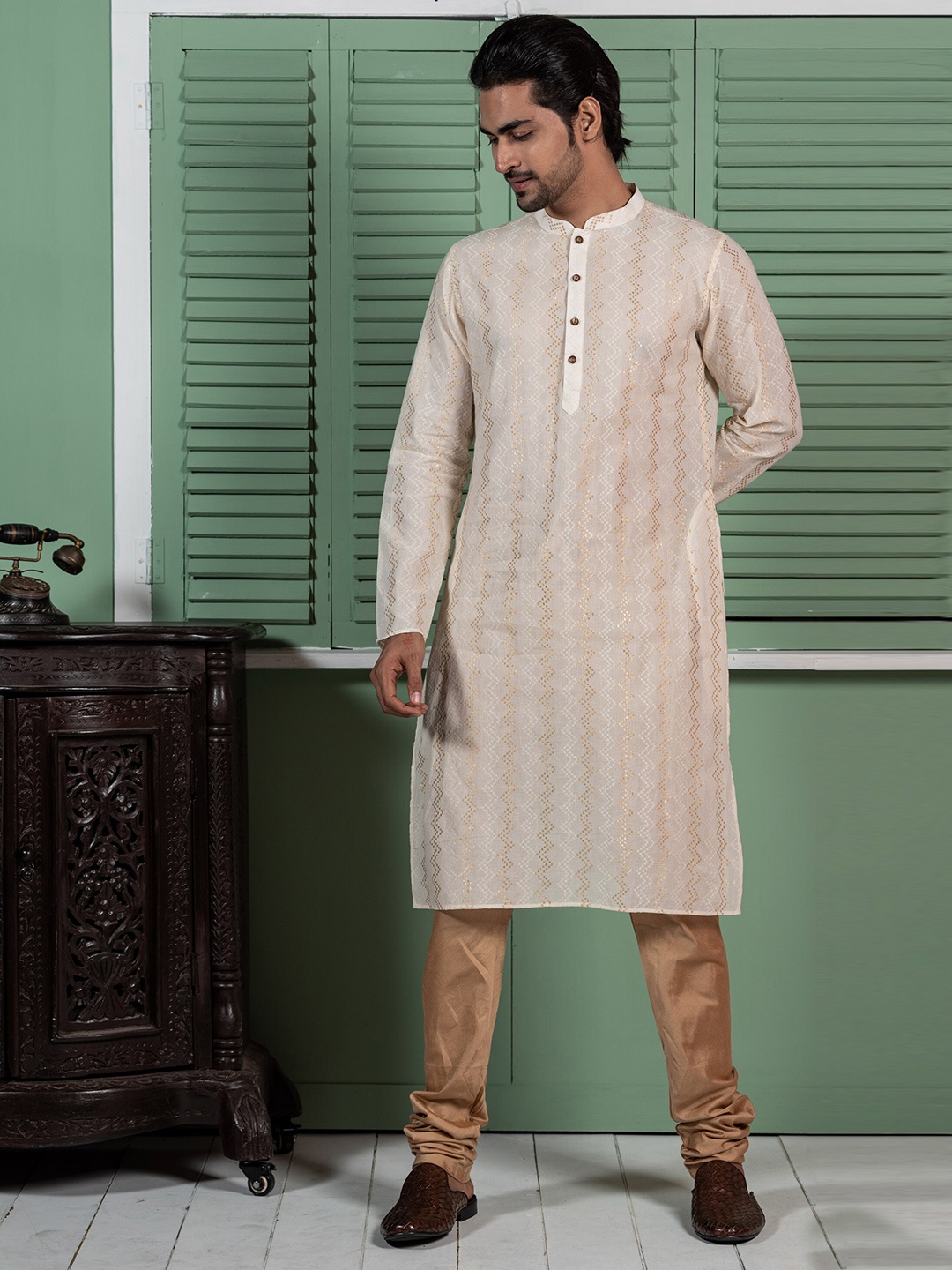 

KISAH Ethnic Motifs Embroidered Thread Work Kurta, White