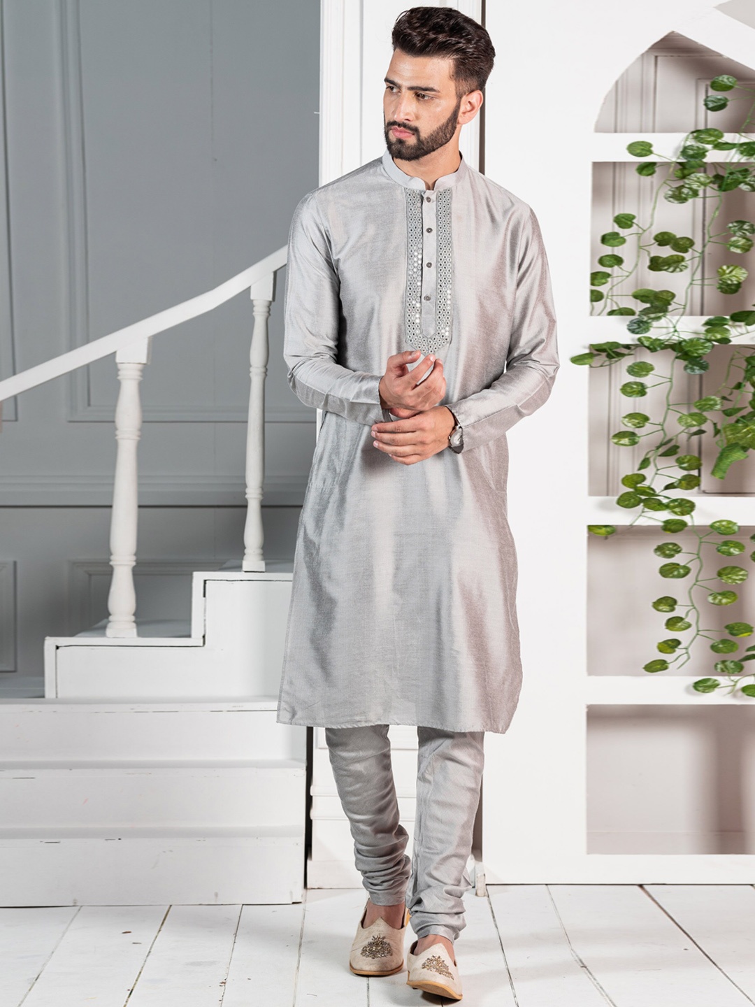 

KISAH Mandarin Collar Mirror Work Straight Kurta, Grey