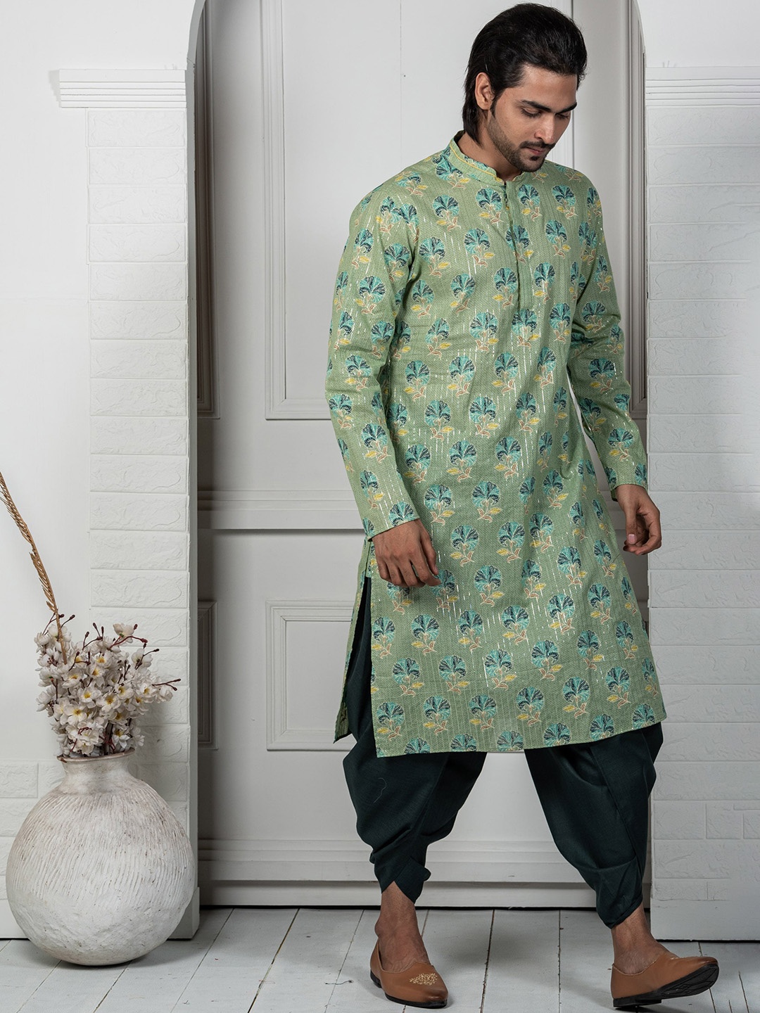 

KISAH Mandarin Collar Floral Printed Straight Kurta, Green