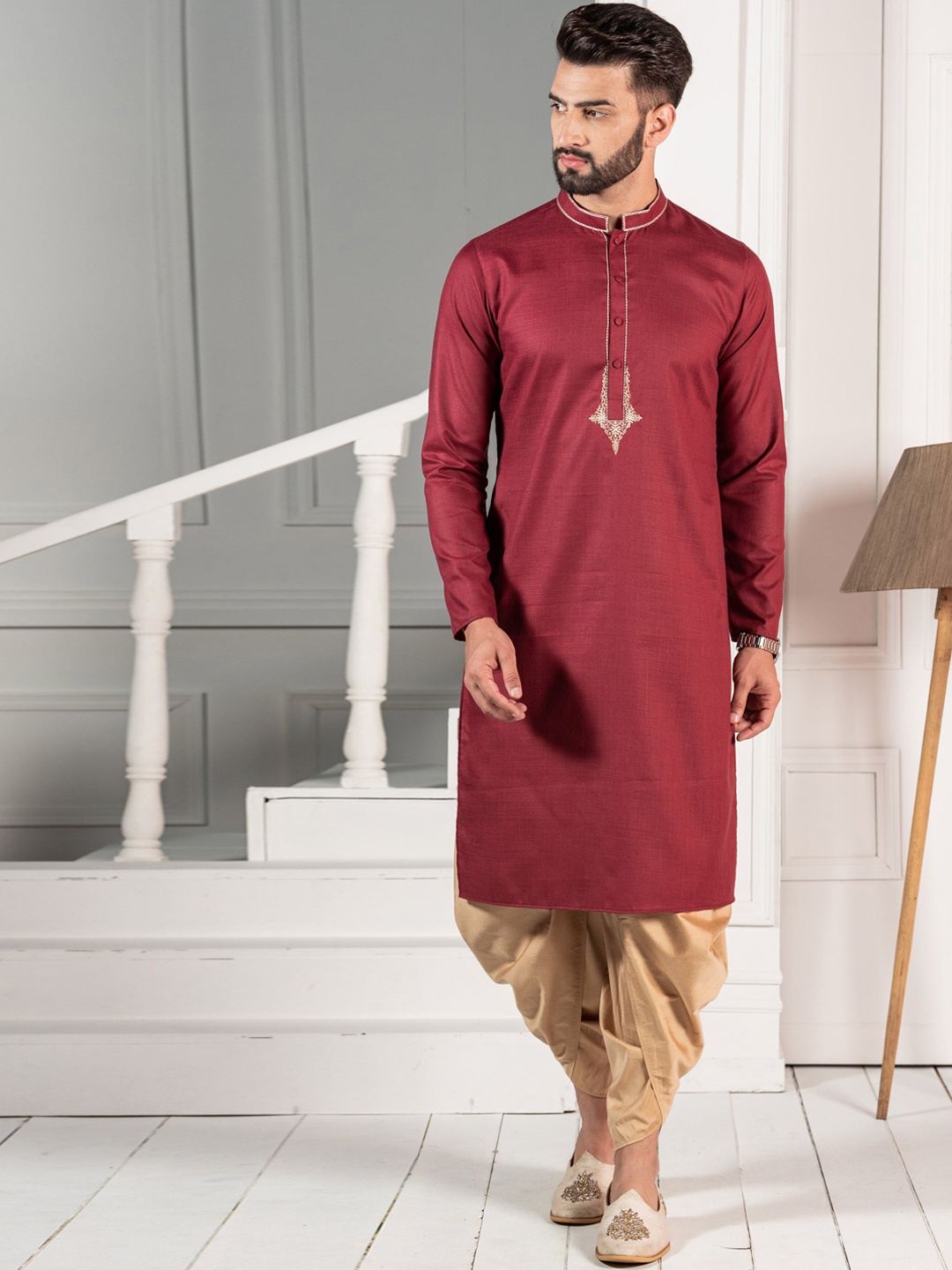 

KISAH Mandarin Collar Ethnic Motifs Thread Work Kurta, Maroon