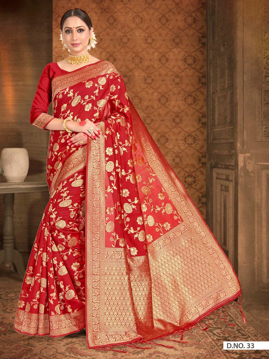 

Vardha Floral Woven Design Zari Silk Blend Banarasi Saree, Red