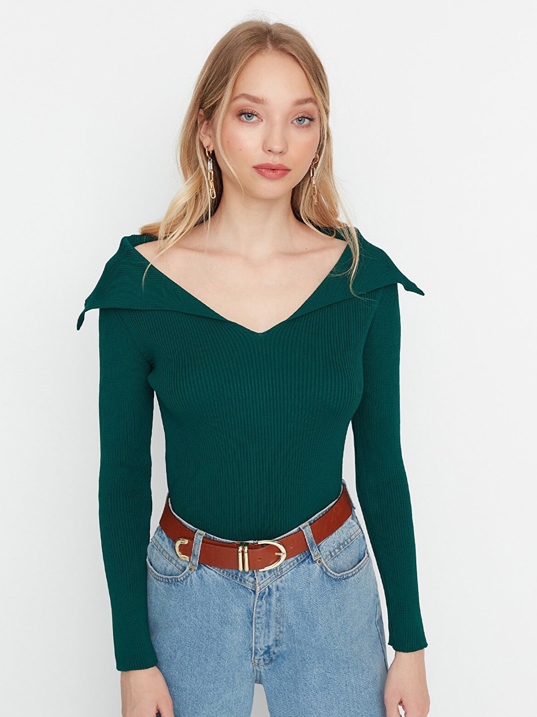 

Trendyol Long Sleeves Off-Shoulder Bardot Top, Green