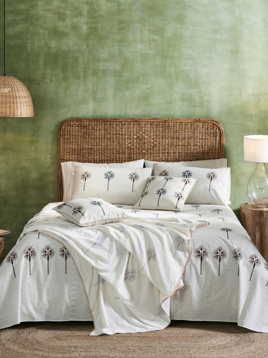

HOUMN White & Brown Floral Mild Winter 210 GSM Cotton Single Bed Dohar