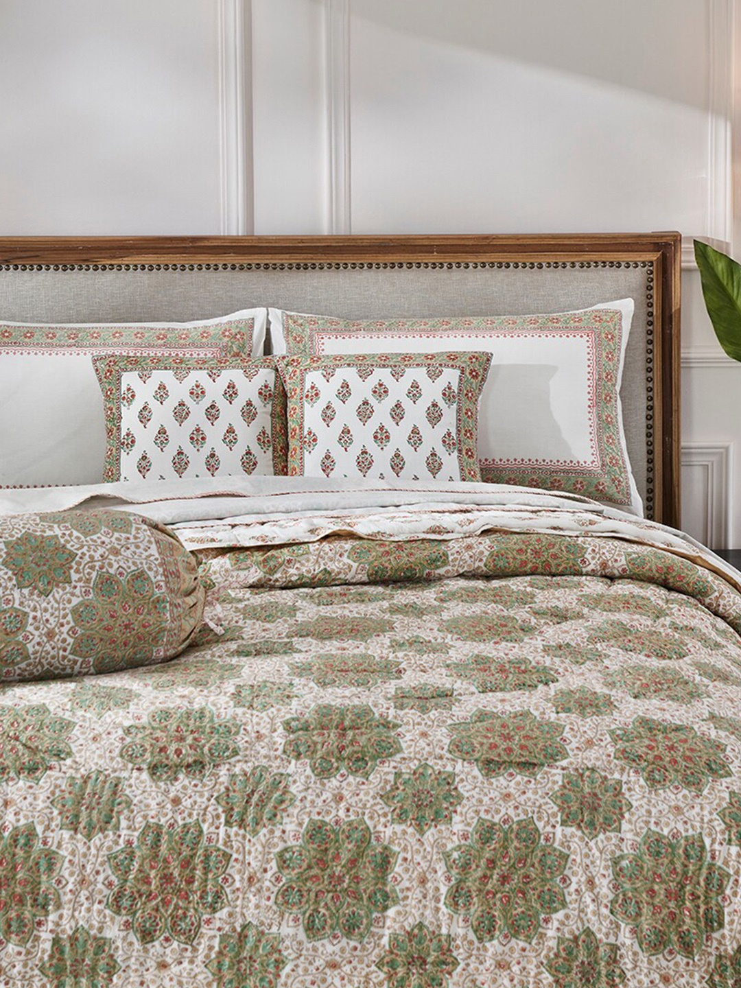 

HOUMN White & Green Ethnic Motifs Mild Winter 210 GSM Cotton Double Bed Dohar