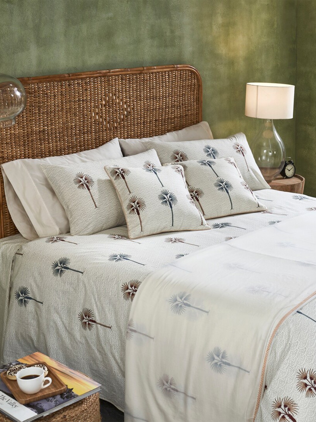 

HOUMN Cream-Coloured & Brown Floral Mild Winter 210 GSM Cotton Double Bed Dohar