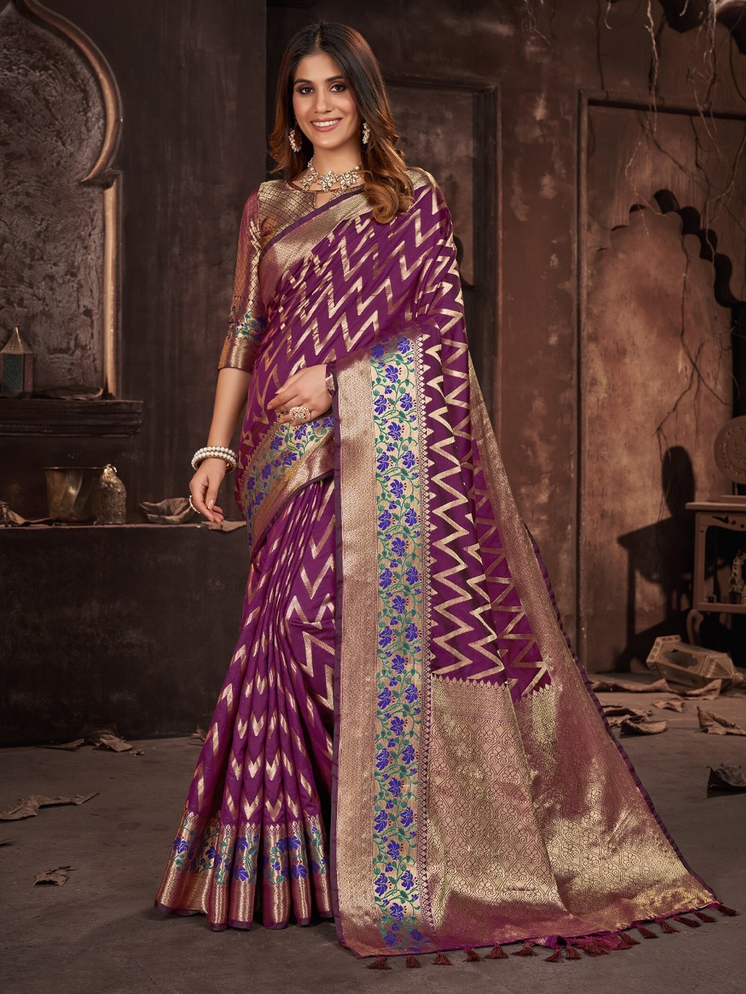 

Mitera Woven Design Zari Silk Blend Banarasi Saree, Purple