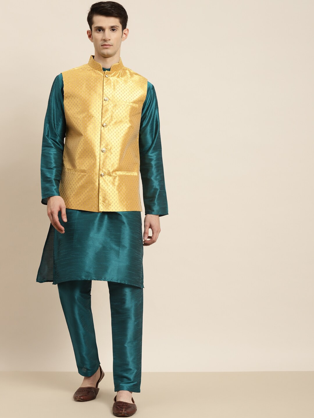 

SOJANYA Mandarin Collar Regular Kurta With Pyjamas & Nehru Jacket, Green