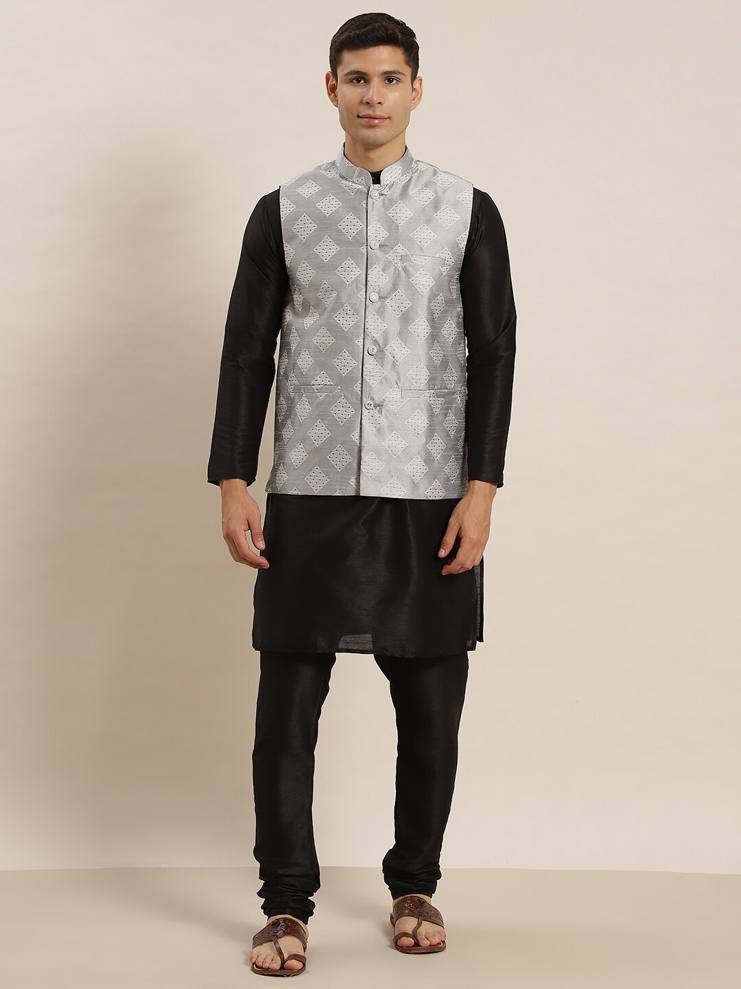 

SOJANYA Mandarin Collar Regular Kurta With Churidar & Nehru Jacket, Black