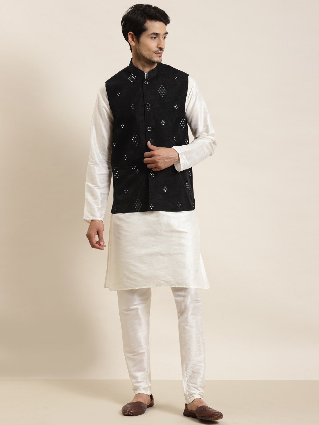 

SOJANYA Mandarin Collar Straight Regular Kurta With Churidar & Nehru Jacket, Cream