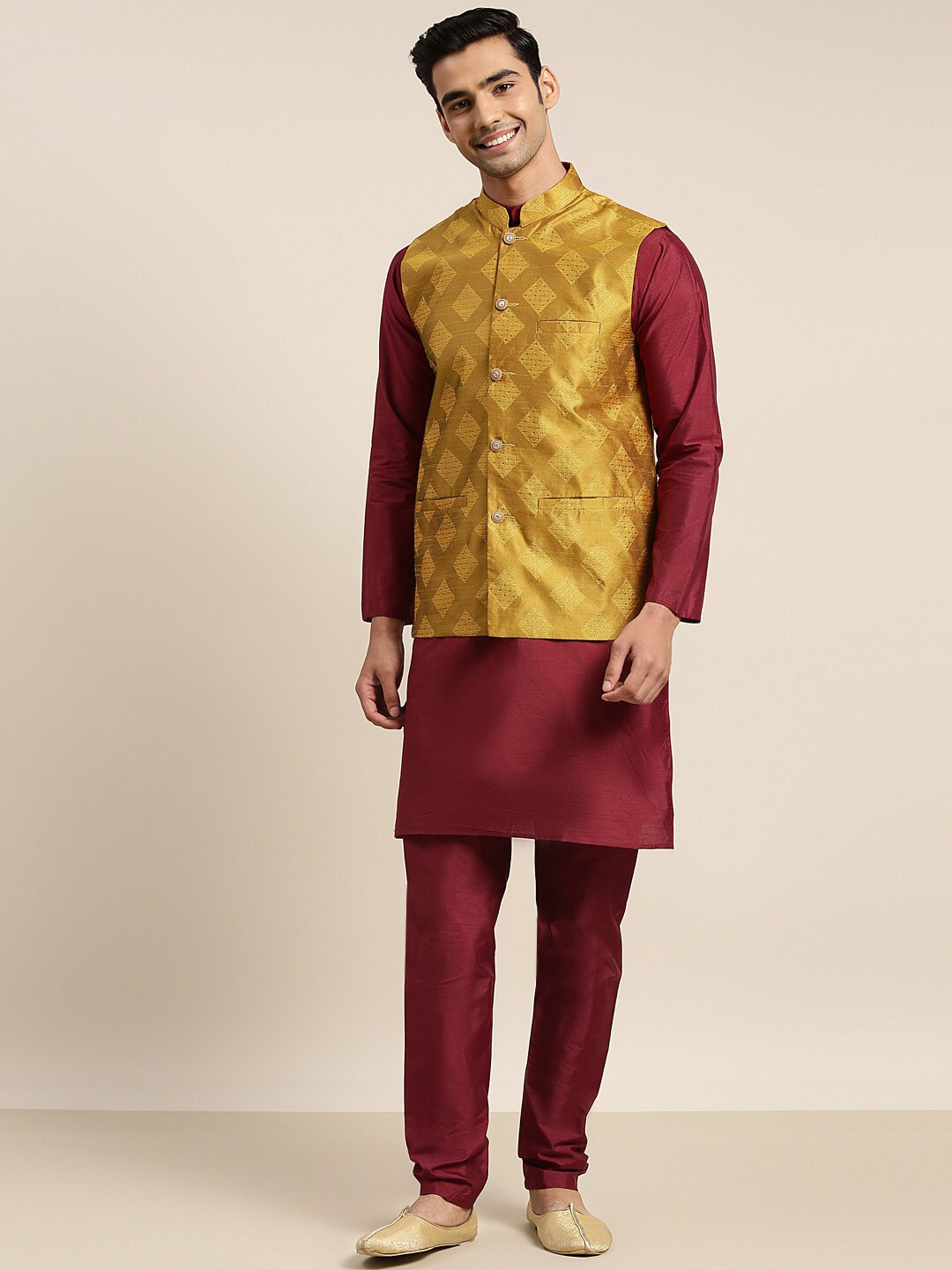 

SOJANYA Manadrin Collar Kurta with Churidar & Nehru Jacket, Maroon