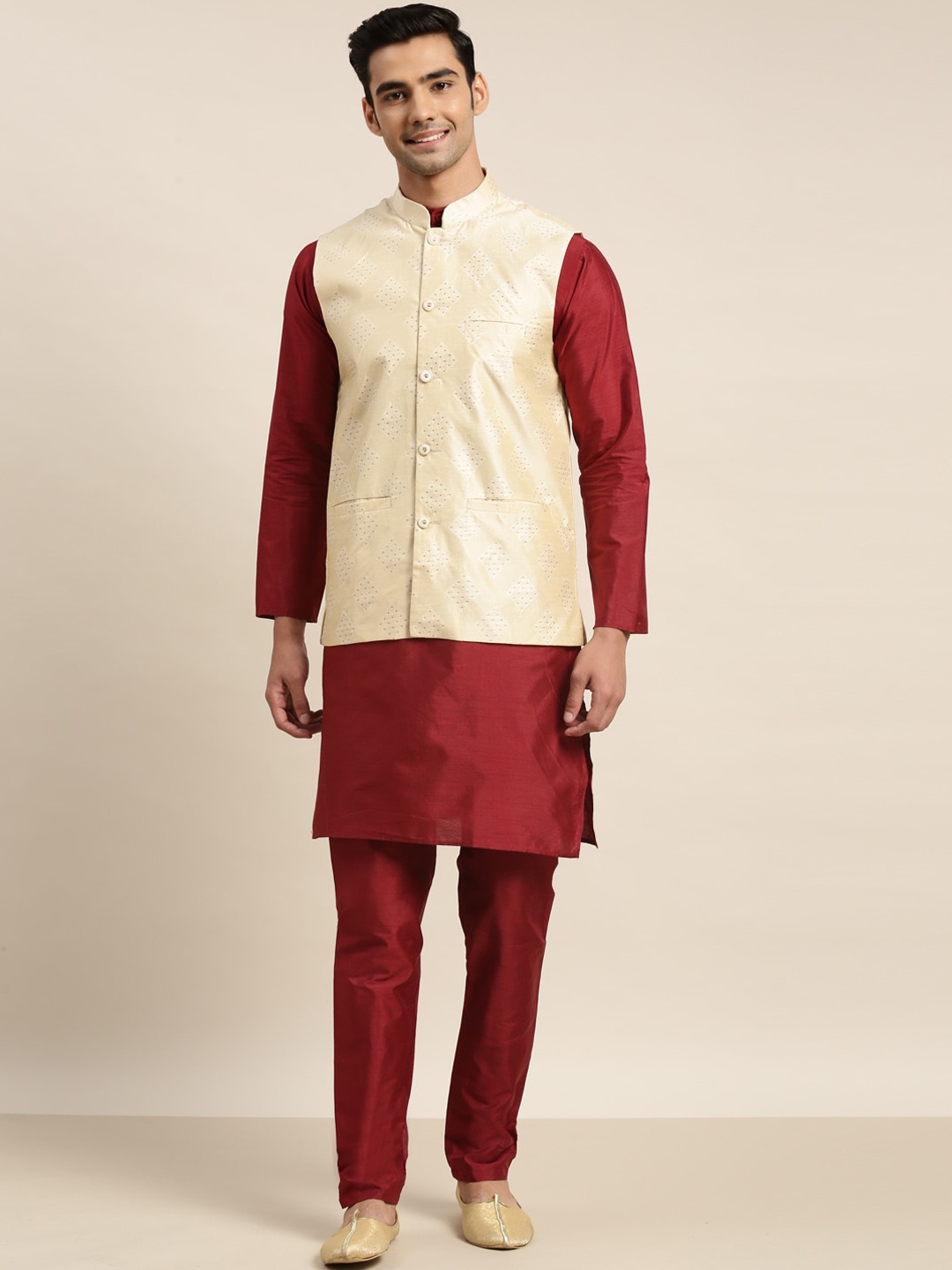 

SOJANYA Mandarin Collar Straight Kurta with Pyjamas with Woven Design Nehru Jacket, Maroon