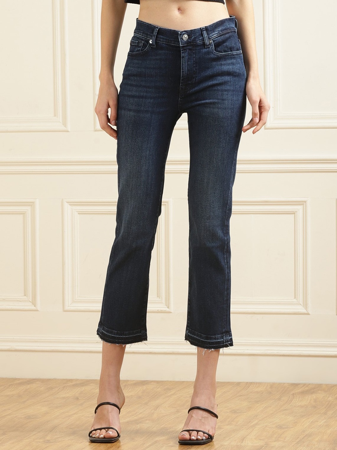 

7 For All Mankind Women Tapered Fit Mid-Rise Stretchable Cropped Jeans, Navy blue