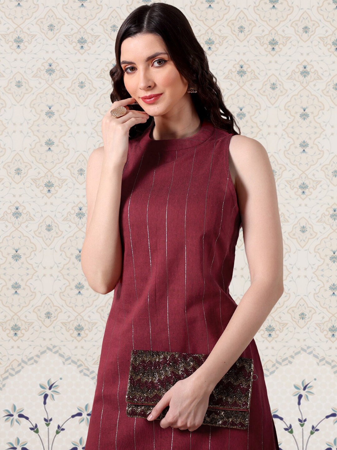 

Ode by House of Pataudi Jari Lining Pattern Kurta, Maroon
