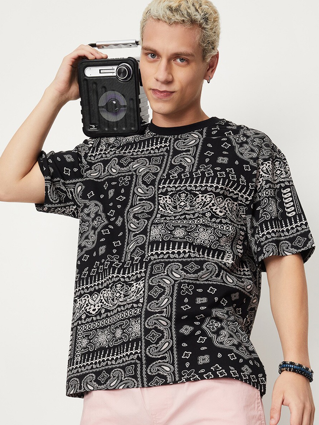 

max Tribal Printed Drop Shoulder Sleeves Pure Cotton Oversize Fit T-shirt, Black