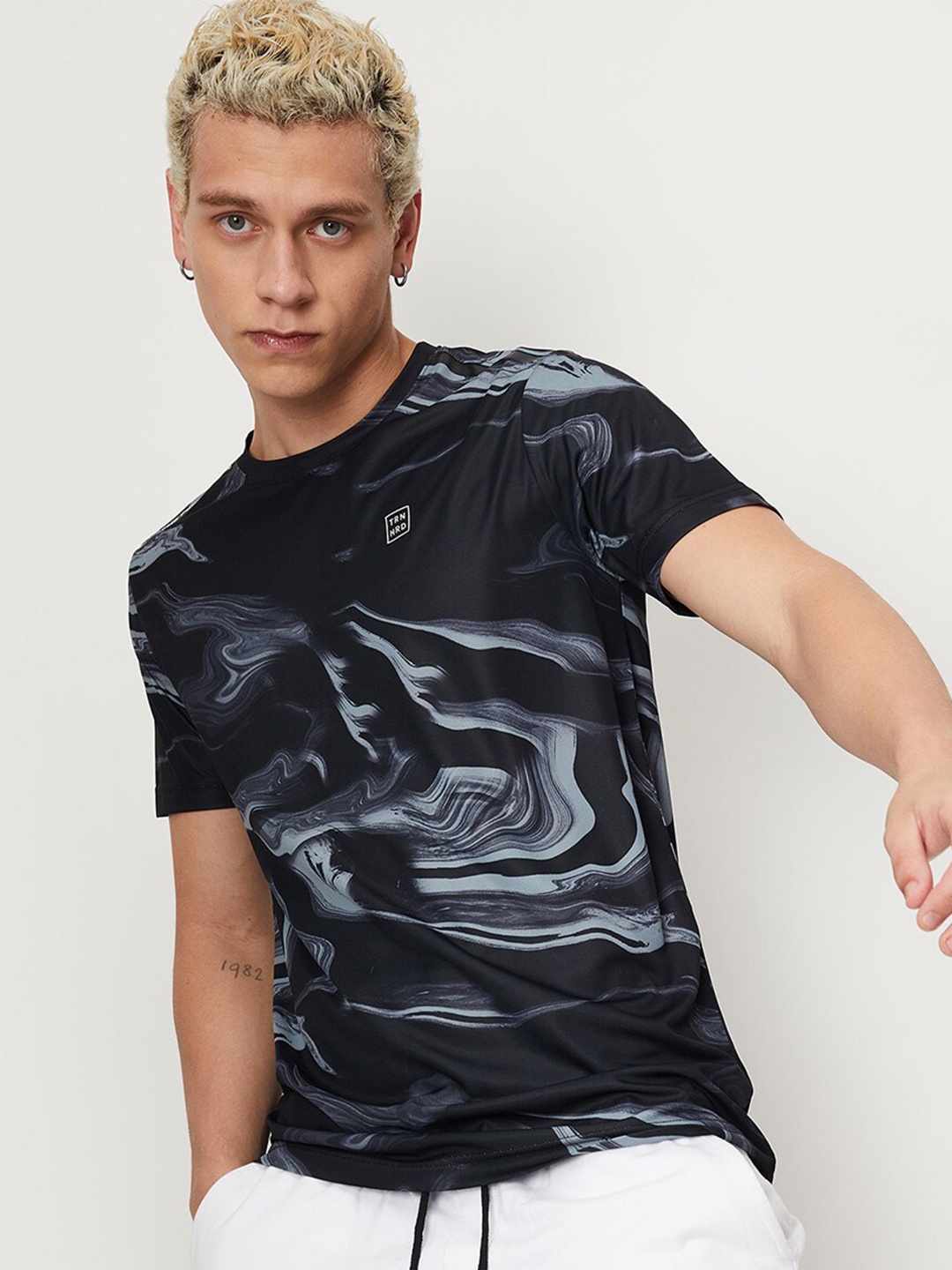 

max Abstract Printed Round Neck T-shirt, Black