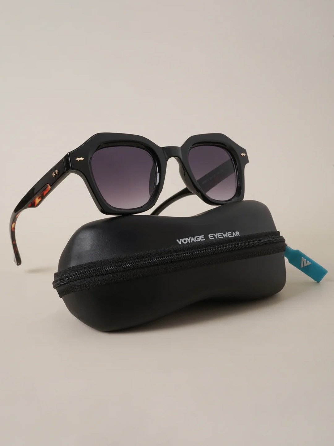 

Voyage Square Sunglasses with UV Protected Lens 65010MG3838ZZZ, Grey
