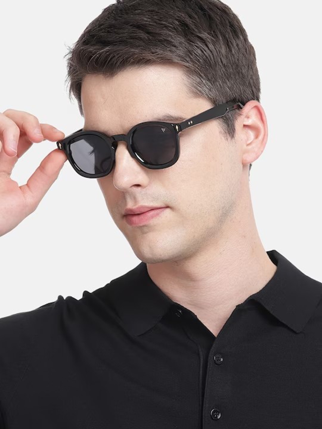 

Voyage Round Sunglasses with UV Protected Lens 65015MG3805ZZZ, Black
