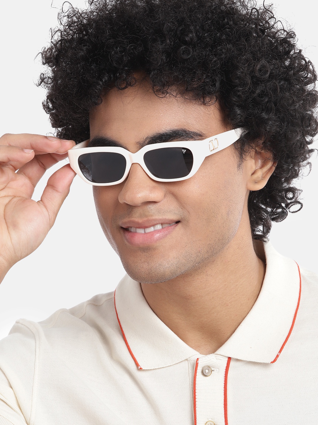 

Voyage Oval Sunglasses with UV Protected Lens 21014MG3795ZZZ, Black