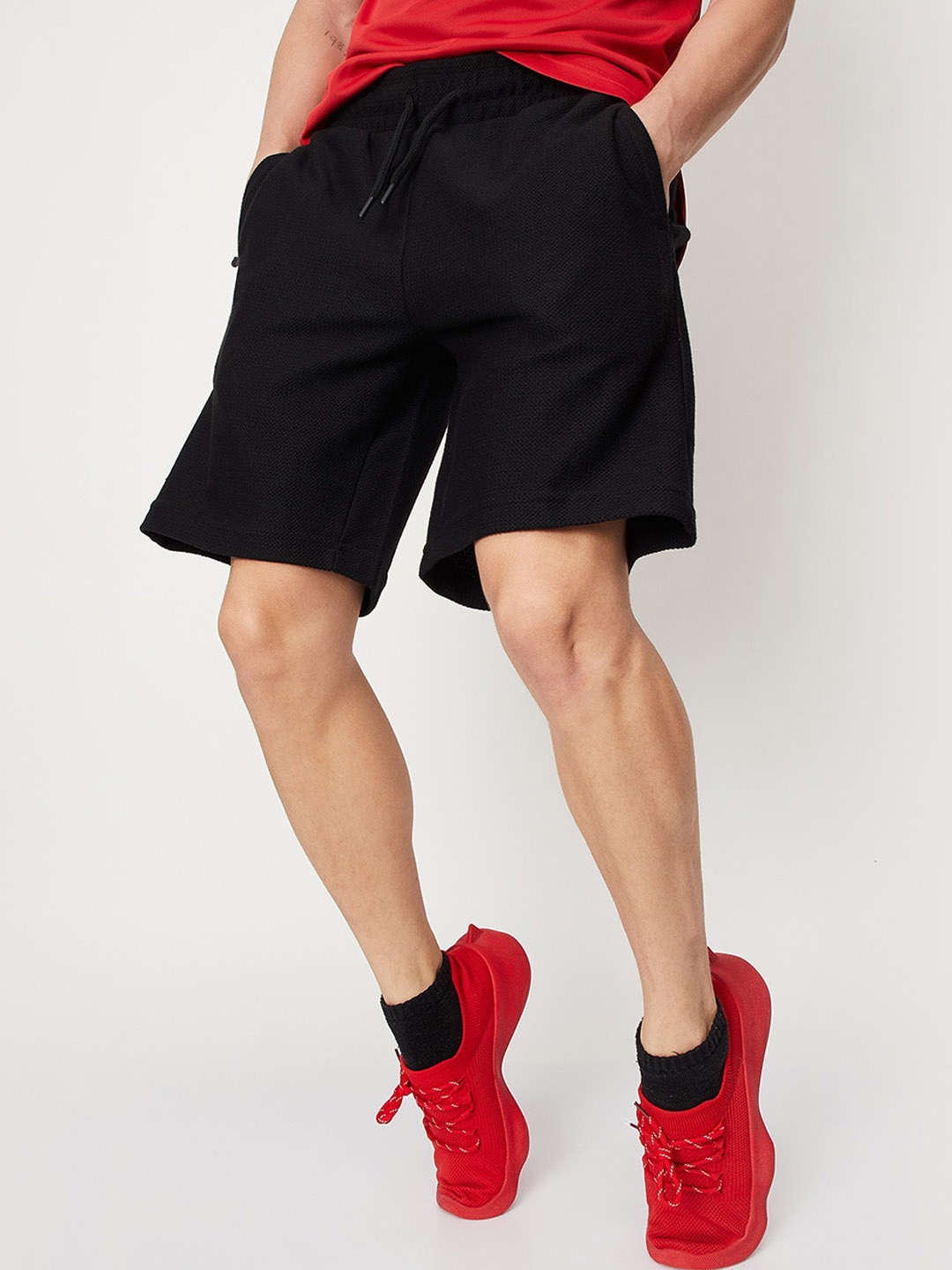 

max Men Mid-Rise Athleisure Sports Shorts, Black