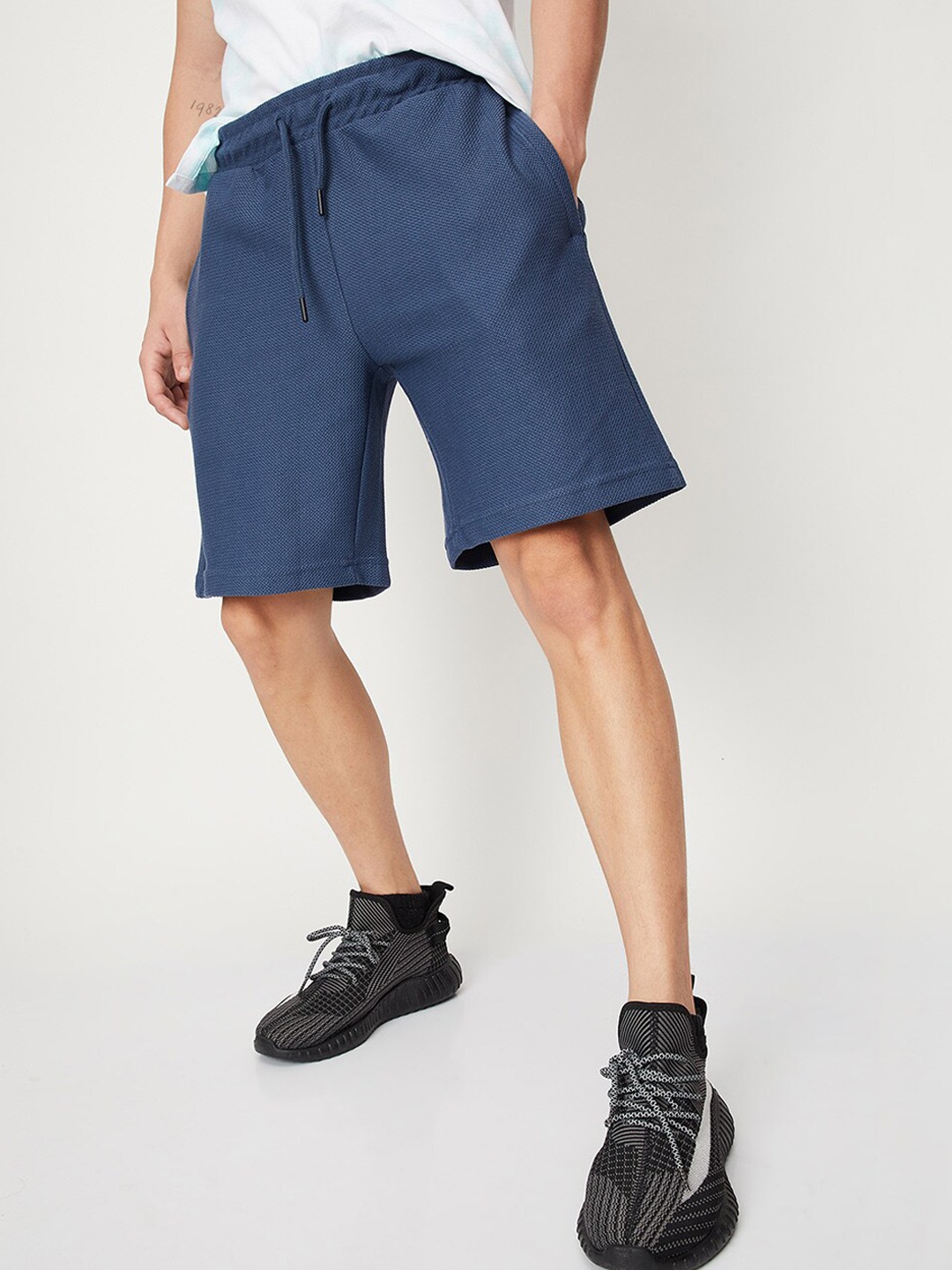 

max Men Mid-Rise Regular Shorts, Blue