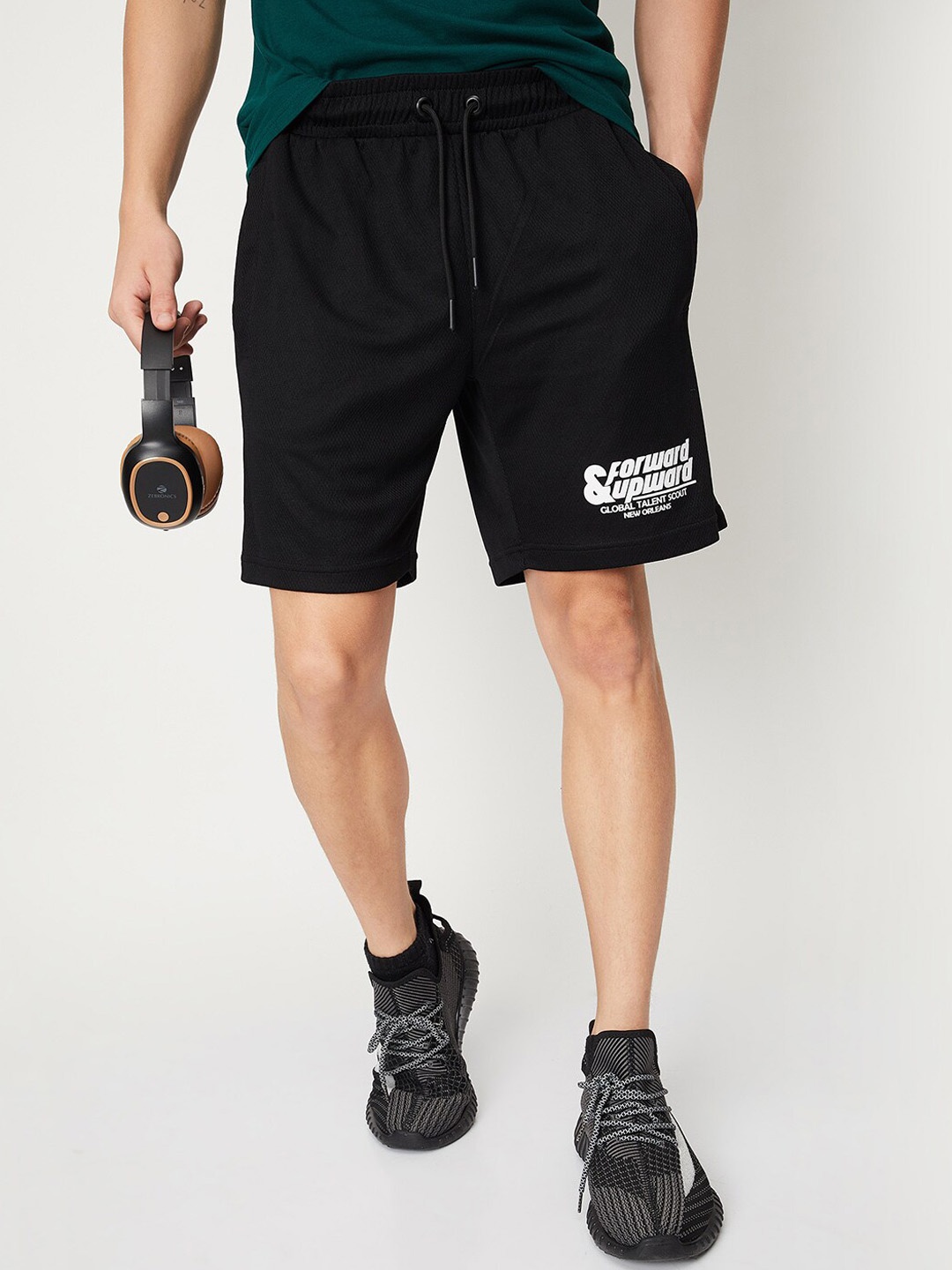 

max Men Mid-Rise Regular Shorts, Black