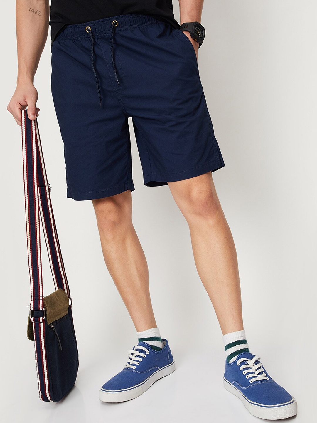 

max Men Mid-Rise Chino Shorts, Navy blue