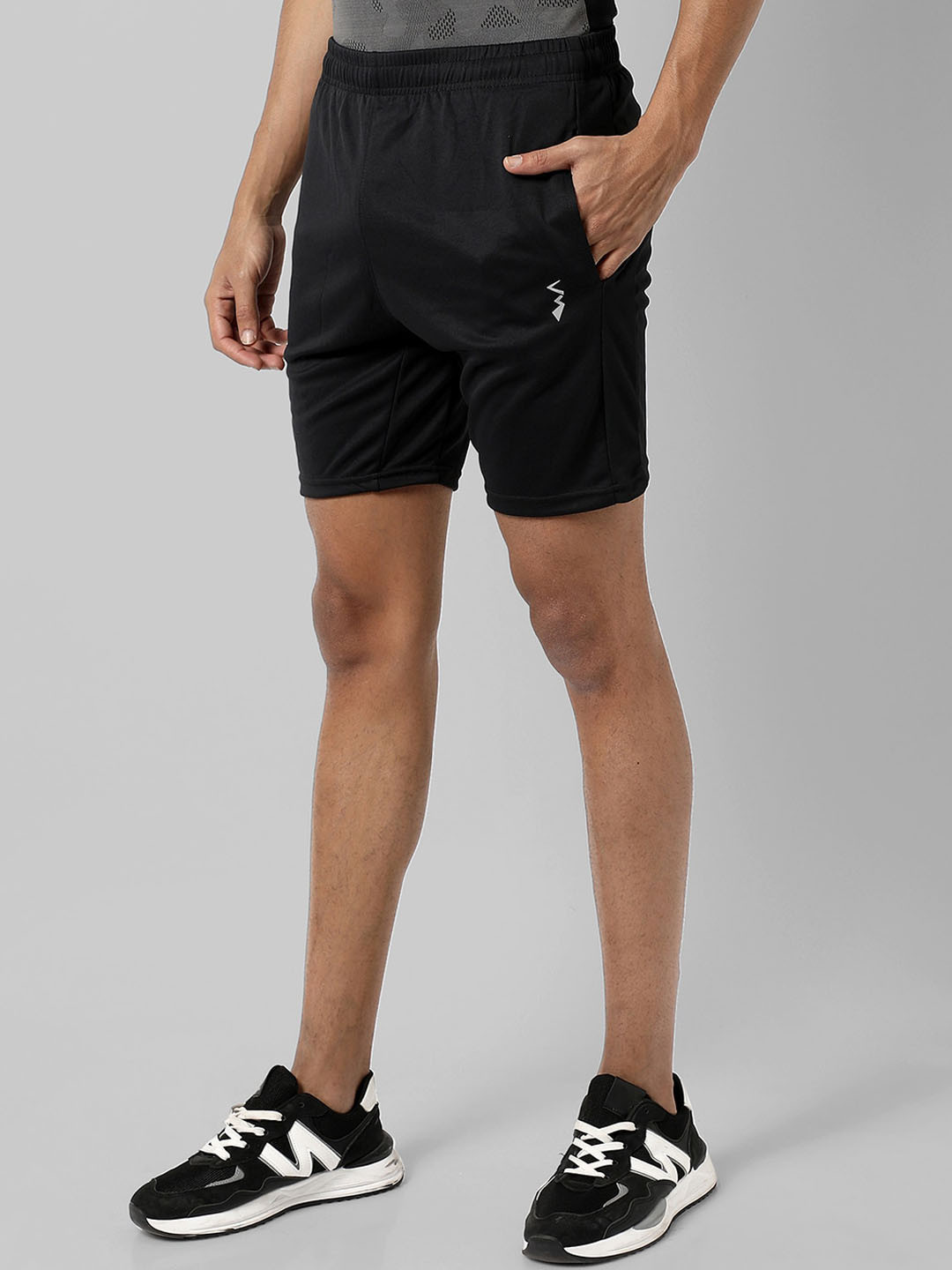 

Campus Sutra Men Mid-Rise Outdoor Sports Shorts, Black