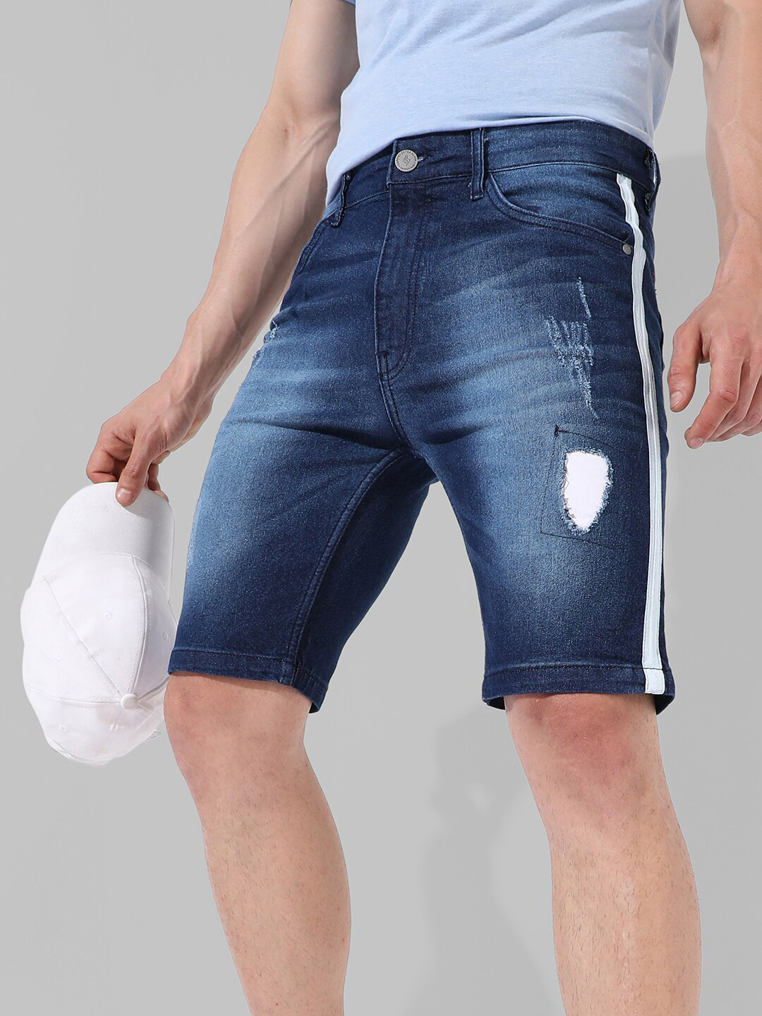

Campus Sutra Men Washed Denim Outdoor Denim Shorts, Blue