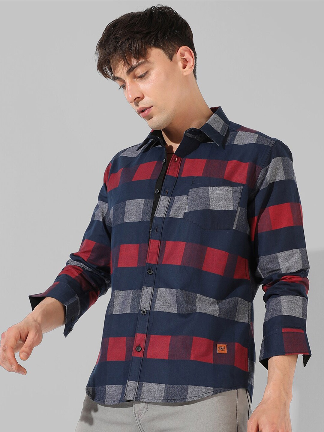 

Campus Sutra Classic Buffalo Checked Cotton Casual Shirt, Navy blue